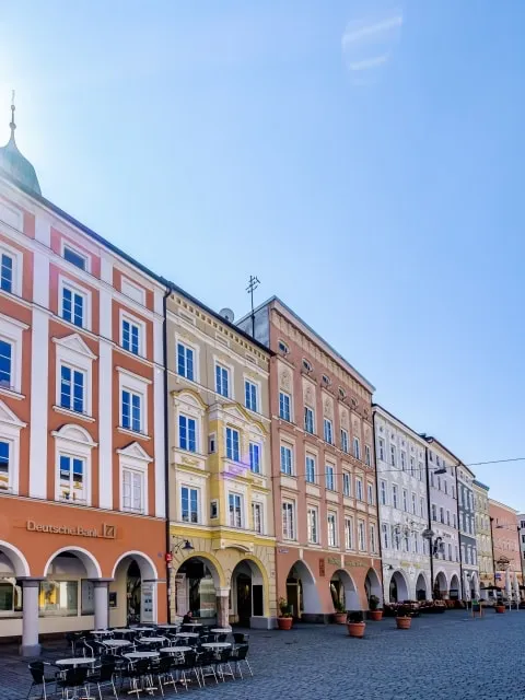 Wir bieten schnelle und zuverlässige Polsterreinigungsdienste in Rosenheim und Umgebung für Ihren Privathaushalt. Professionelle Polsterreinigung in Rosenheim